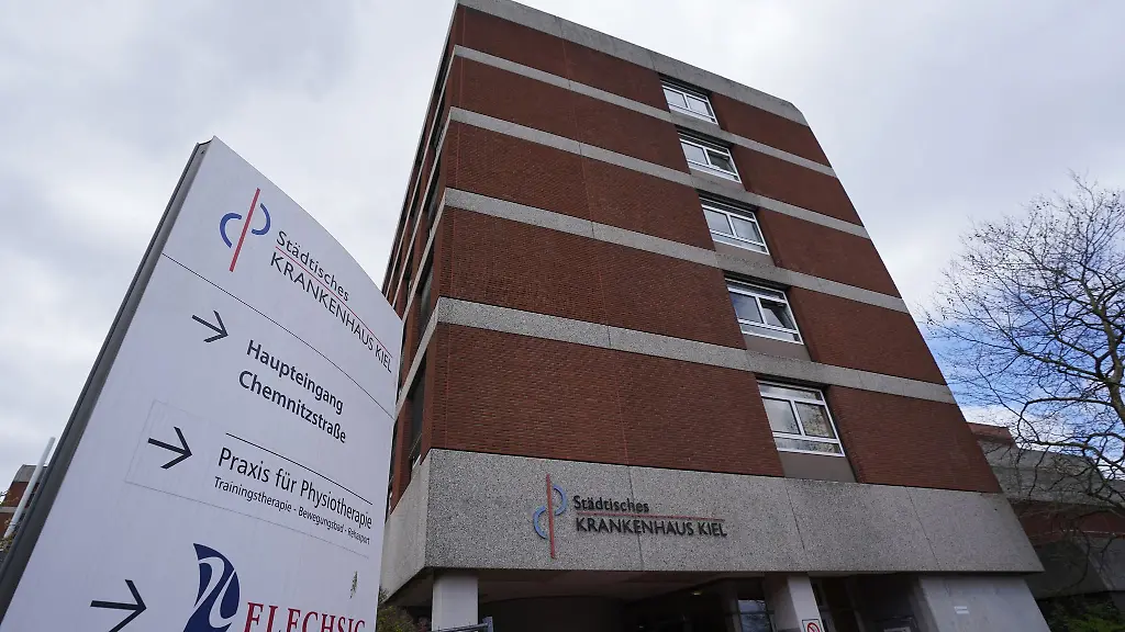 Bei-einem-Brand-im-Staedtischen-Krankenhaus-Kiel-sind-mehrere-Menschen-verletzt-worden