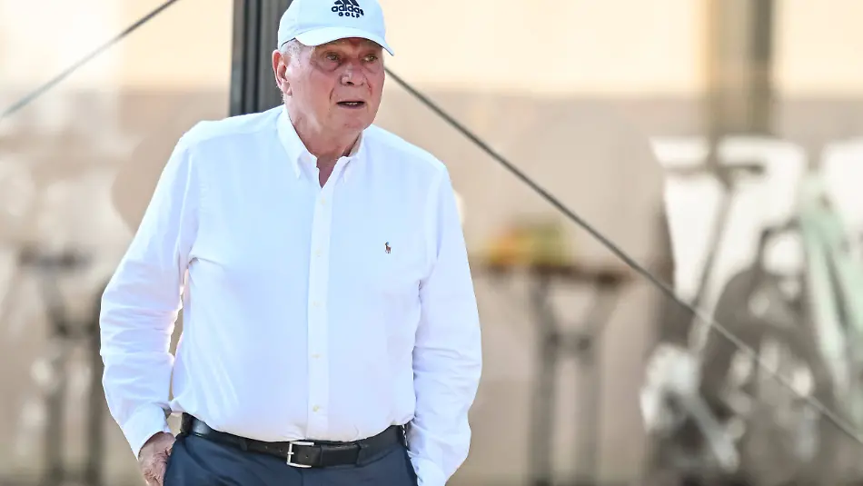 Rottach-Egern-Deutschland-30-07-26-Uli-Hoeness-FC-Bayern-Muenchen-Schaut-waehrend-des-Friedly-Match-Spiels-zwischen-dem-FC-Rottach-Egern-vs-FC-Bayern-Muenchen-im-Stadion-am-Birkenmoos-am-30-Juli-2026-in-Rottach-Egern-Deutschland-Foto-von-Harry-Langer-DeFodi-Images-Rottach-Egern-Germany-30-07-26-Uli-Hoeness-FC-Bayern-Muenchen-Looks-on-during-the-Friedly-Match-match-between-FC-Rottach-Egern-vs-FC-Bayern-Muenchen-at-Stadion-am-Birkenmoos-on-July-30-2026-in-Rottach-Egern-Germany-Photo-by-Harry-Langer-DeFodi-Images-DFB-DFL-REGULATIONS-PROHIBIT-ANY-USE-OF-PHOTOGRAPHS-AS-IMAGE-SEQUENCES-AND-OR-QUASI-VIDEO-Photo-by-Harry-Langer-DeFodi-Images-DFB-DFL-REGULATIONS-PROHIBIT-ANY-USE-OF-PHOTOGRAPHS-AS-IMAGE-SEQUENCES-AND-OR-QUASI-VIDEO-Rottach-Egern-Germany-July-30-2026-Uli-Hoeness-of-FC-Bayern-Munich-watches-during-the-friendly-match-between-FC-Rottach-Egern-and-FC-Bayern-Munich-at-the-Birkenmoos-Stadium-on-July-30-2026-in-Rottach-Egern-Germany-Photo-by-Harry-Langer-DeFodi-Images-Rottach-Egern-Germany-July-30-2026-Uli-Hoeness-of-FC-Bayern-Munich-looks-on-during-the-friendly-match-between-FC-Rottach-Egern-and-FC-Bayern-Munich-at-Stadion-am-Birkenmoos-on-July-30-2026-in-Rottach-Egern-Germany-Photo-by-Harry-Langer-DeFodi-Images-DFB-and-DFL-regulations-prohibit-any-use-of-photographs-as-image-sequences-and-or-quasi-video-Photo-by-Harry-Langer-DeFodi-Images