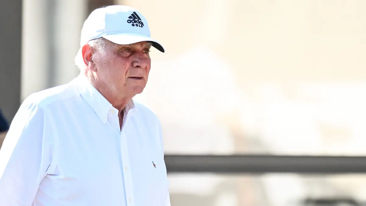 Rottach-Egern-Deutschland-30-07-26-Uli-Hoeness-FC-Bayern-Muenchen-Schaut-waehrend-des-Friedly-Match-Spiels-zwischen-dem-FC-Rottach-Egern-vs-FC-Bayern-Muenchen-im-Stadion-am-Birkenmoos-am-30-Juli-2026-in-Rottach-Egern-Deutschland-Foto-von-Harry-Langer-DeFodi-Images-Rottach-Egern-Germany-30-07-26-Uli-Hoeness-FC-Bayern-Muenchen-Looks-on-during-the-Friedly-Match-match-between-FC-Rottach-Egern-vs-FC-Bayern-Muenchen-at-Stadion-am-Birkenmoos-on-July-30-2026-in-Rottach-Egern-Germany-Photo-by-Harry-Langer-DeFodi-Images-DFB-DFL-REGULATIONS-PROHIBIT-ANY-USE-OF-PHOTOGRAPHS-AS-IMAGE-SEQUENCES-AND-OR-QUASI-VIDEO-Photo-by-Harry-Langer-DeFodi-Images-DFB-DFL-REGULATIONS-PROHIBIT-ANY-USE-OF-PHOTOGRAPHS-AS-IMAGE-SEQUENCES-AND-OR-QUASI-VIDEO-Rottach-Egern-Germany-July-30-2026-Uli-Hoeness-of-FC-Bayern-Munich-watches-during-the-friendly-match-between-FC-Rottach-Egern-and-FC-Bayern-Munich-at-the-Birkenmoos-Stadium-on-July-30-2026-in-Rottach-Egern-Germany-Photo-by-Harry-Langer-DeFodi-Images-Rottach-Egern-Germany-July-30-2026-Uli-Hoeness-of-FC-Bayern-Munich-looks-on-during-the-friendly-match-between-FC-Rottach-Egern-and-FC-Bayern-Munich-at-Stadion-am-Birkenmoos-on-July-30-2026-in-Rottach-Egern-Germany-Photo-by-Harry-Langer-DeFodi-Images-DFB-and-DFL-regulations-prohibit-any-use-of-photographs-as-image-sequences-and-or-quasi-video-Photo-by-Harry-Langer-DeFodi-Images