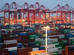 Sorge um Wirtschaftswachstum: Chinas Industrie schrumpft im Juli überraschend