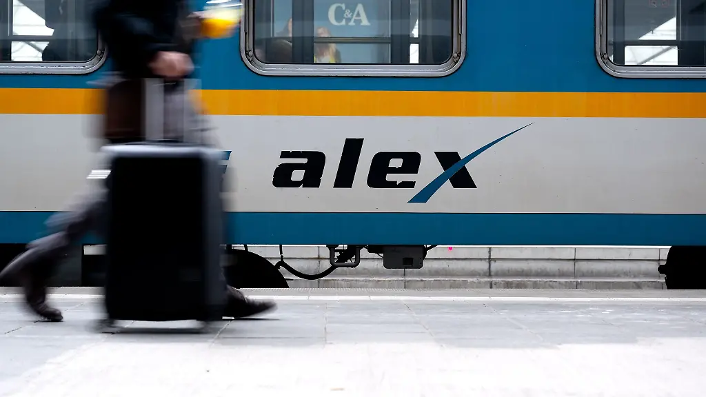 Die-Alex-Zuege-sollen-auch-zwischen-2028-und-2031-von-Muenchen-ueber-Regensburg-Richtung-Prag-fahren