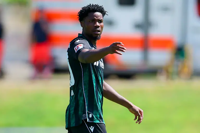 Ime-Okon-Hannover-96-gestikuliert-Friendly-match-Hannover-96-v-SC-Preussen-Muenster-Hemberg-Stadion-am-24-July-2026-in-Iserlohn-Deutschland-Foto-von-Marco-Steinbrenner-DeFodi-Images-Ime-Okon-Hannover-96-gestures-Friendly-match-Hannover-96-v-SC-Preussen-Muenster-Hemberg-Stadion-July-24-2026-in-Iserlohn-Germany-Photo-by-Marco-Steinbrenner-DeFodi-Images-Ime-Okon-of-Hannover-96-gestures-Friendly-match-Hannover-96-vs-SC-Preussen-Muenster-Hemberg-Stadium-on-July-24-2026-in-Iserlohn-Germany-Photo-by-Marco-Steinbrenner-DeFodi-Images-Ime-Okon-of-Hannover-96-gestures-Friendly-match-Hannover-96-vs-SC-Preussen-Muenster-Hemberg-Stadium-July-24-2026-in-Iserlohn-Germany
