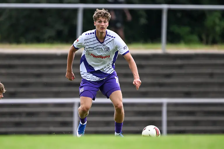 Testspiel-26-27-Hannover-96-VfL-Osnabrueck-am-18-07-2026-im-Hemberg-Stadion-in-Iserlohn-Raimund-Luca-Osnabrueck-am-Ball-Friendly-Match-26-27-Hannover-96-vs