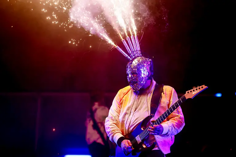 Jacek-Zyla-Gitarrist-der-Band-Haematom-steht-beim-Wacken-Open-Air-W-O-A-auf-der-Buehne-Das-W-O-A-gilt-als-groesstes-Heavy-Metal-Festival-der-Welt