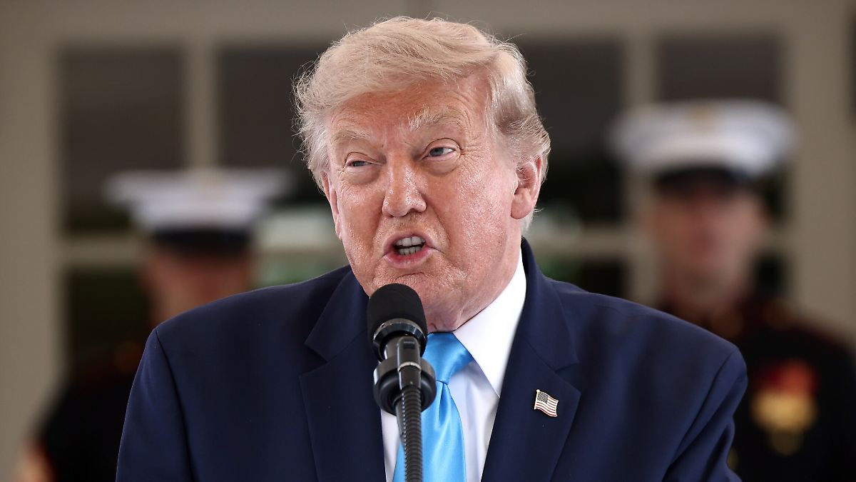 Trump versucht, von Vorfällen in Ceuta zu profitieren