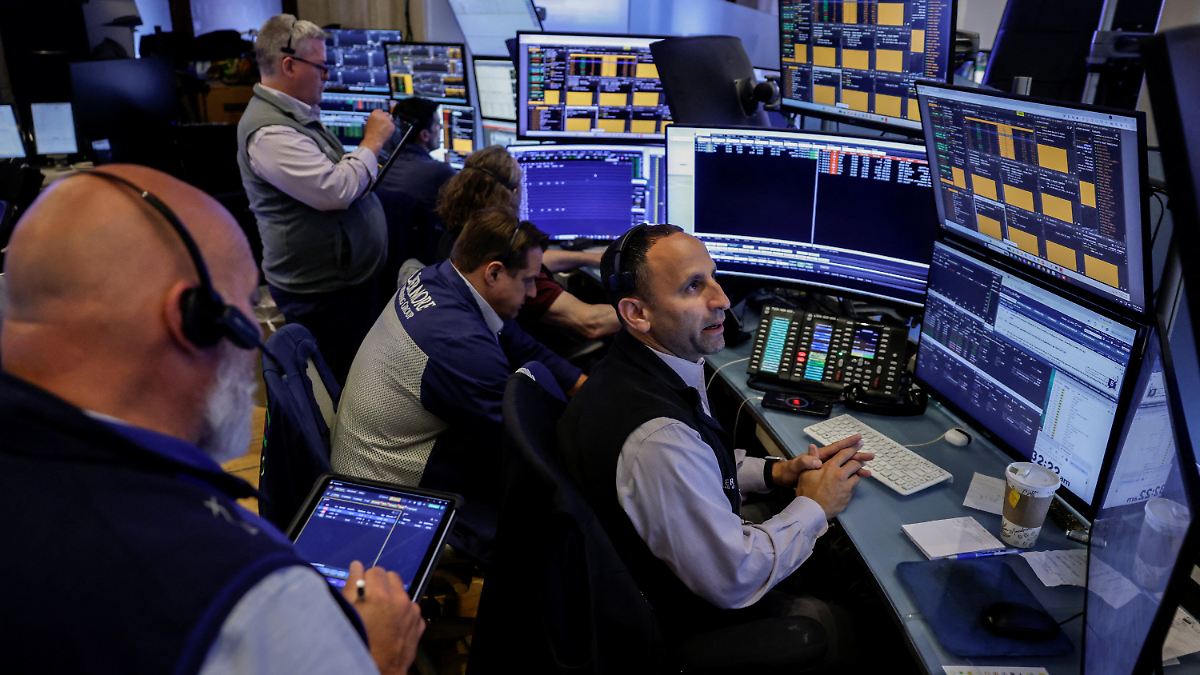 AI Concerns Take a Backseat: Amazon's Numbers Boost Wall Street