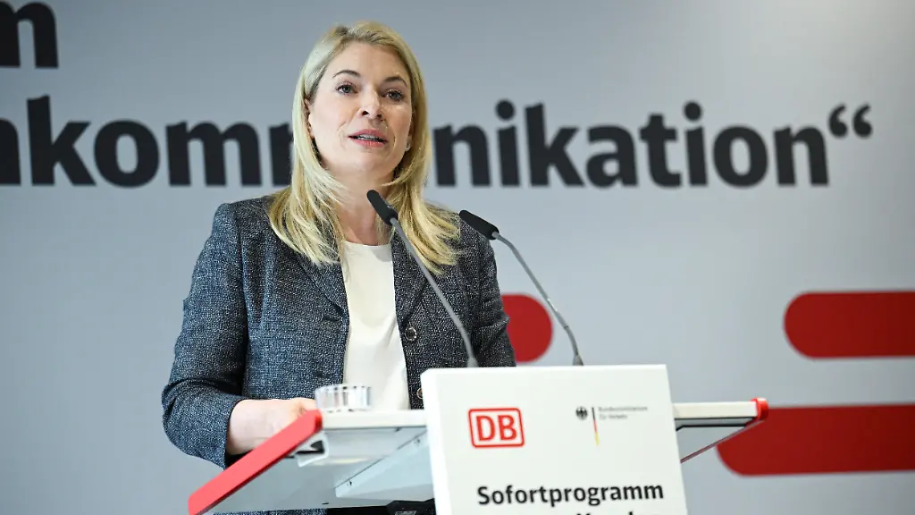 Deutsche-Bahn-CEO-Evelyn-Palla-speaks-during-a-press-statement-about-an-immediate-measure-plan-to-improve-customer-communication-in-Berlin-Germany-July-8-2026