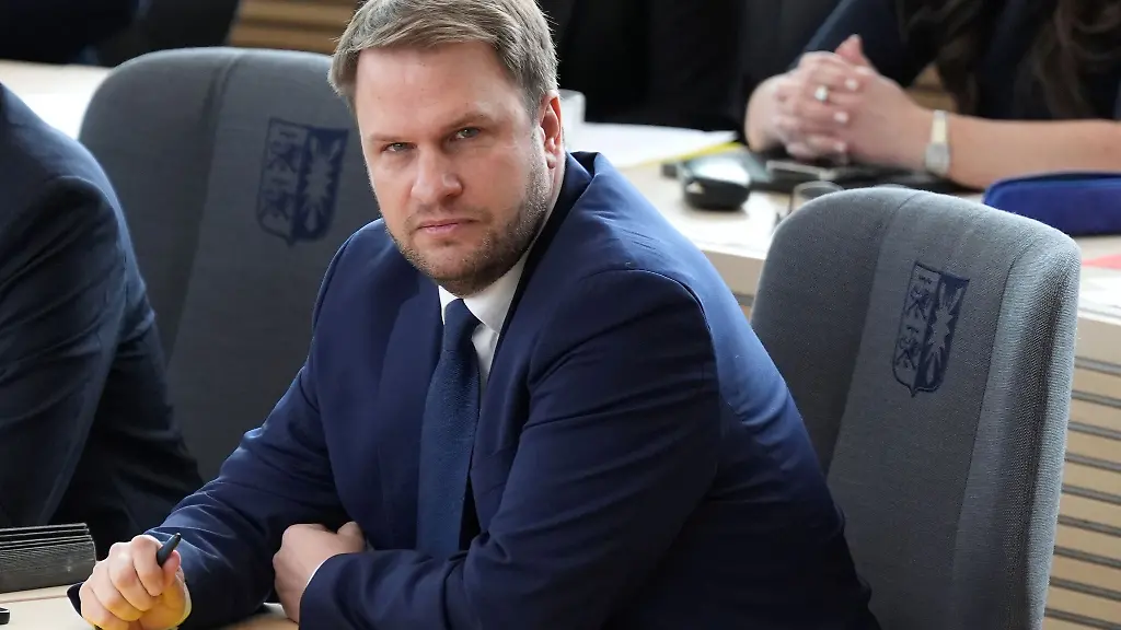Vogt-setzt-sich-gegen-Kuerzungen-bei-Projekten-ein-die-Radikalisierung-vorbeugen