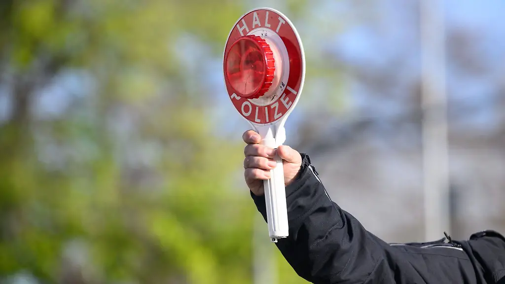 Bei-der-Kontrolle-fanden-die-Beamten-mehrere-hochwertige-Fahrraeder