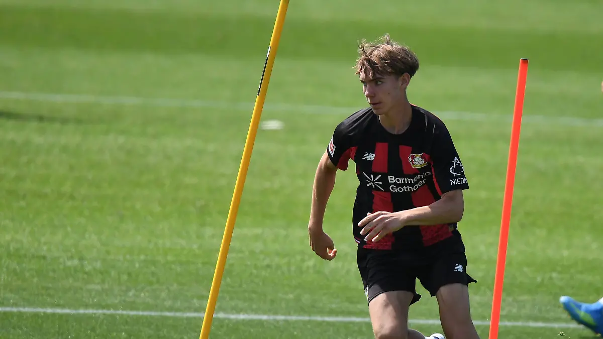 21-07-2026-xophax-Fussball-1-Bundesliga-Bayer-04-Leverkusen-Oeffentliches-Training-BayArena-Kennet-Eichhorn-trainiert-allein