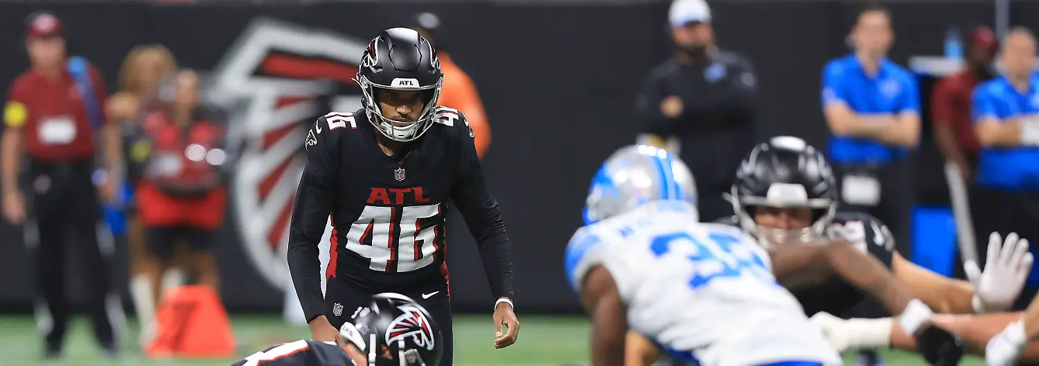 ATLANTA-GA-AUGUST-08-Lenny-Krieg-46-of-the-Atlanta-Falcons-fails-to-kick-a-field-goal-during-the-Friday-evening-NFL-American-Football-Herren-USA-preseason-football-game-between-the-Atlanta-Falcons-and-the-Detroit-Lions-on-August-8-2025-at-Mercedes-Benz-Stadium-in-Atlanta-Georgia-Photo-by-David-J