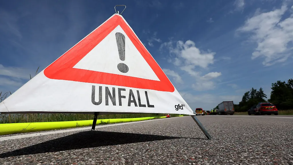 Bei-einem-Unfall-ist-ein-17-Jaehriger-schwer-verletzt-worden