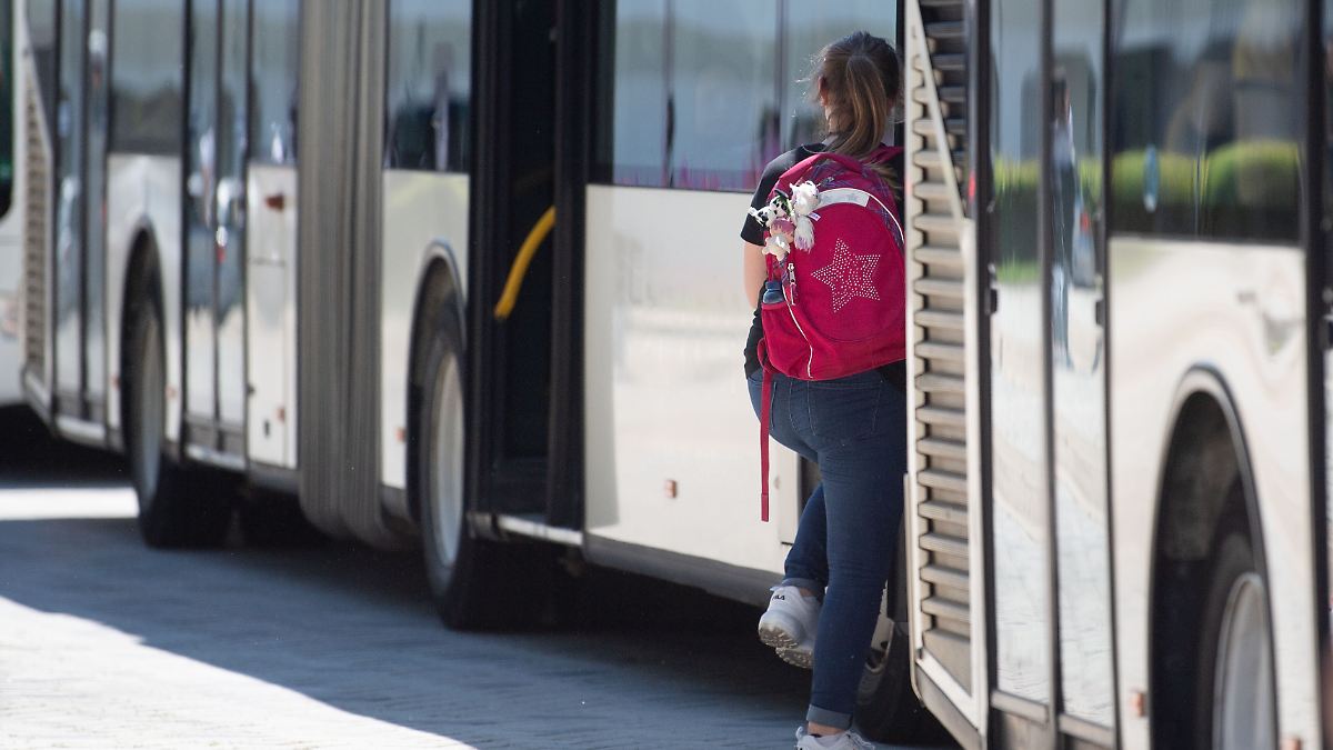 Stadt baut Bushaltestelle barrierefrei aus, streicht sie aber aus dem Netz