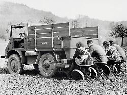 Kommt seit 1946 fast überallhin: Unimog - vom Kartoffelacker zum Extremgelände
