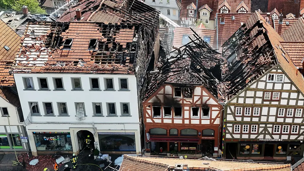 Die-Zerstoerung-an-den-Fachwerkhaeusern-der-Lauterbacher-Altstadt-ist-weithin-sichtbar