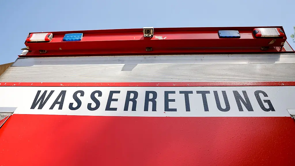 In-einem-groesseren-Einsatz-konnte-in-Essen-ein-Mann-aus-der-Ruhr-gerettet-werden