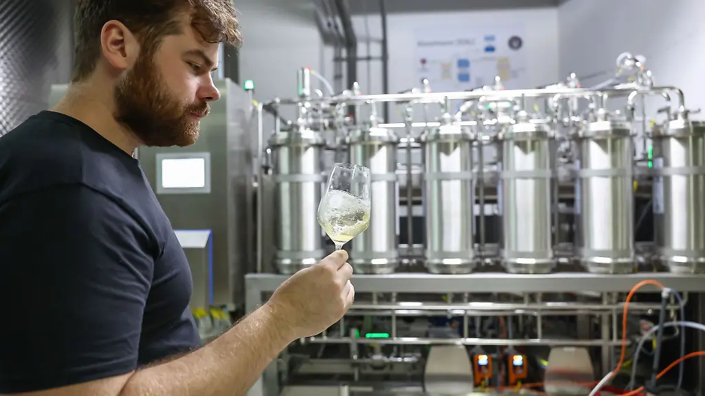 Kilian-Scheuring-tastet-sich-an-alkoholfreien-Wein-heran