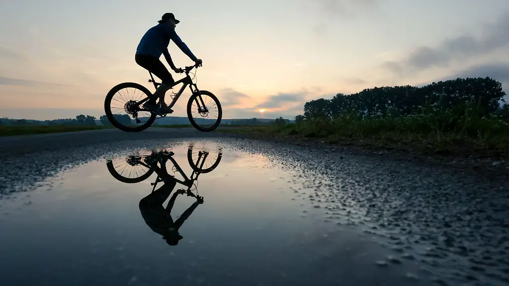 Grosse-Regenpfuetzen-erwarten-den-Suedwesten-auch-in-den-kommenden-Tagen