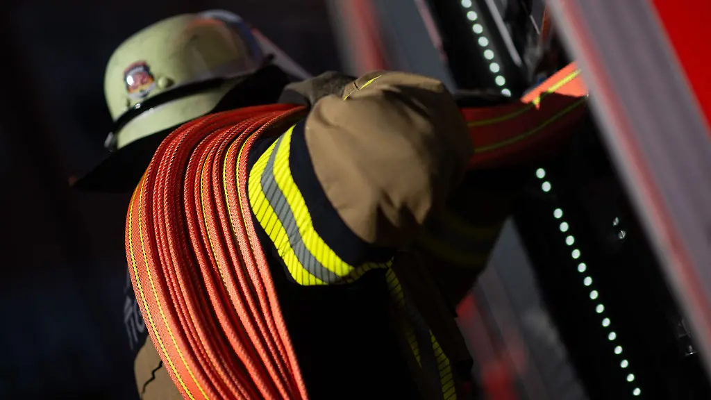 Die-Feuerwehr-konnte-eine-Verbreitung-des-Feuers-verhindern