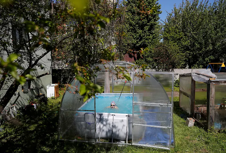 2020-05-28T172536Z-1308056653-RC2SXG9QRNWF-RTRMADP-3-HEALTH-CORONAVIRUS-RUSSIA-SPORTS