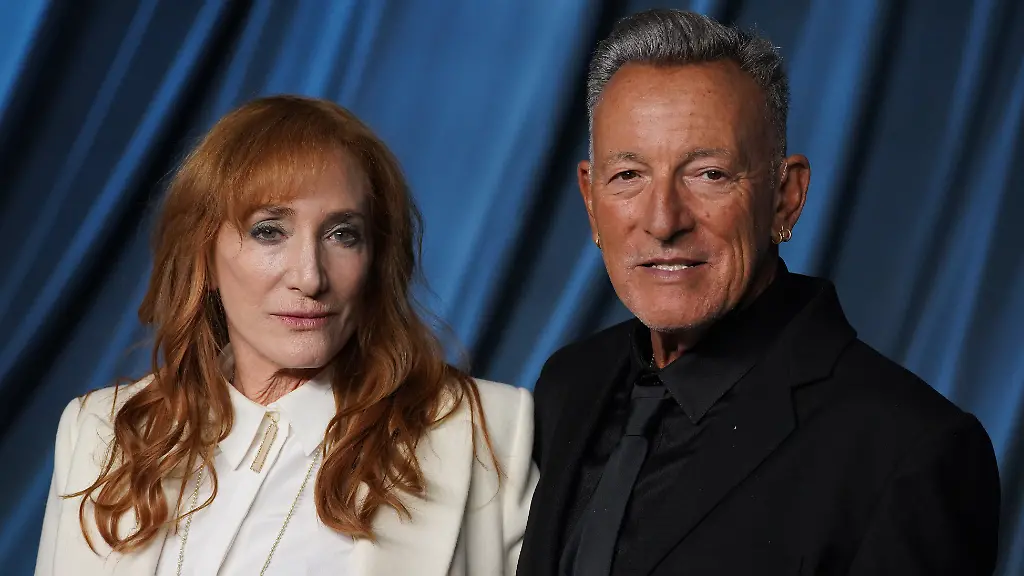 Patti-Scialfa-left-and-Bruce-Springsteen-arrive-at-the-fifth-annual-Academy-Museum-Gala-on-Saturday-Oct-18-2025-at-the-Academy-Museum-of-Motion-Pictures-in-Los-Angeles