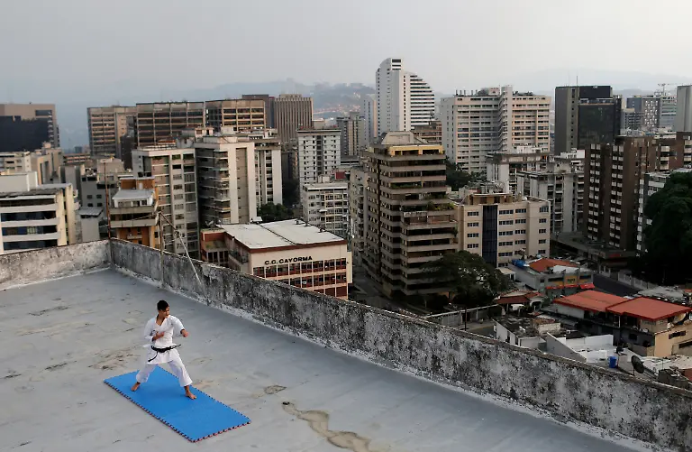 2020-05-15T000000Z-2013892851-RC22PG9D06W7-RTRMADP-3-HEALTH-CORONAVIRUS-VENEZUELA-KARATE