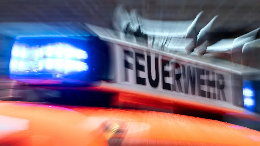 Die-Feuerwehr-musste-zum-Vollbrand-eines-Wohnhauses-in-Goeppingen-ausruecken