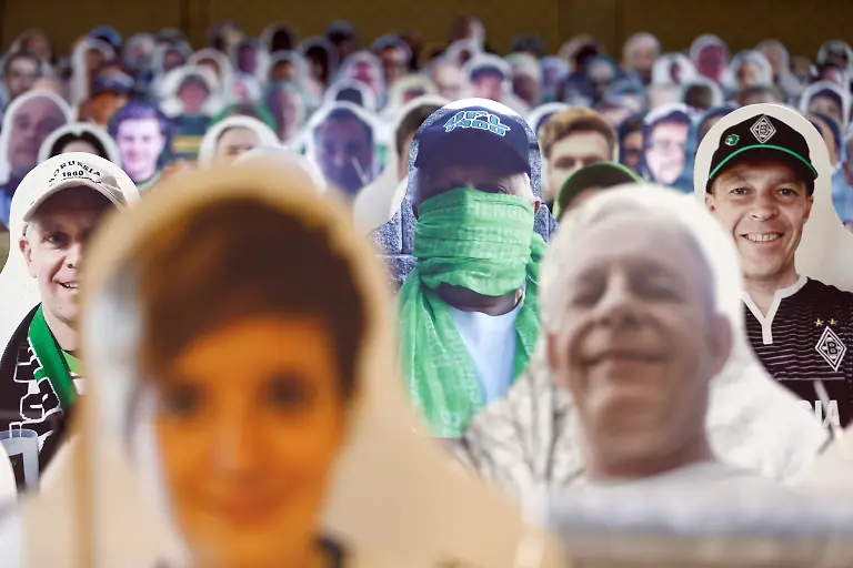 2020-05-13T000000Z-544672250-UP1EG5D0SPM4T-RTRMADP-3-HEALTH-CORONAVIRUS-GERMANY-BUNDESLIGA