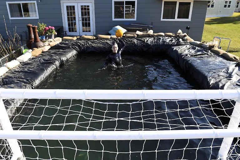 2020-05-14T225906Z-481779327-14305000-RTRMADP-3-WATERPOLO