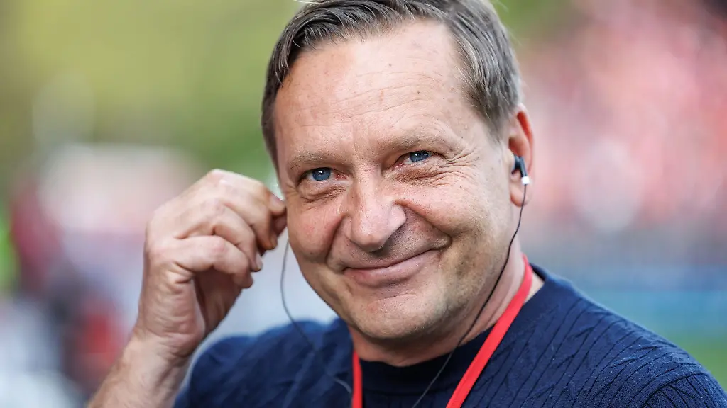 Union-Manager-Horst-Heldt-mahnt-zur-Ruhe