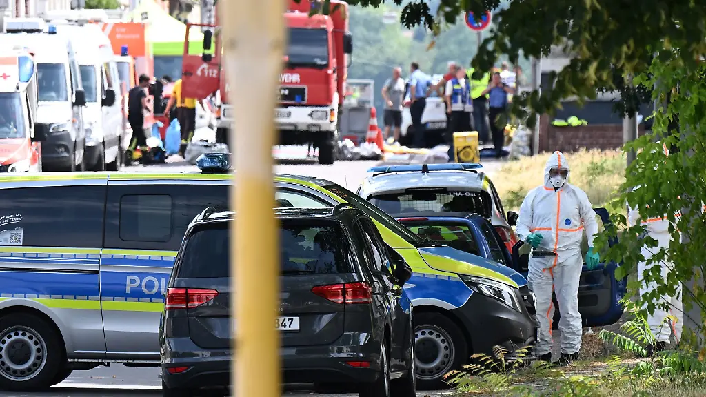 An-dem-Einsatz-waren-unter-anderem-Polizei-Feuerwehr-und-fuer-Strahlenschutz-zustaendige-Behoerden-beteiligt