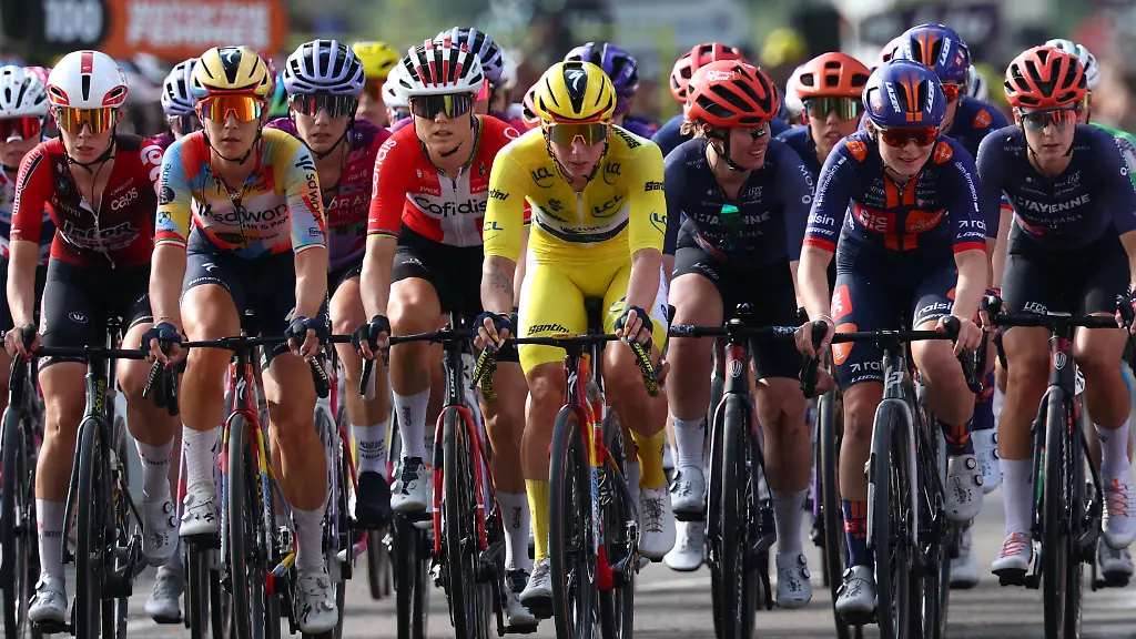 Cycling-Tour-de-France-Femmes-Stage-3-Geneva-to-Poligny-Poligny-France-August-3-2026-Team-SD-Worx-Protime-s-Lorena-Wiebes-crosses-the-finish-line-on-stage-3-REUTERS-Denis-Balibouse