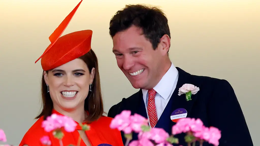 ASCOT-UNITED-KINGDOM-JUNE-21-EMBARGOED-FOR-PUBLICATION-IN-UK-NEWSPAPERS-UNTIL-24-HOURS-AFTER-CREATE-DATE-AND-TIME-Princess-Eugenie-and-Jack-Brooksbank-watch-the-racing-from-the-Royal-Box-as-they-attend-day-five-of-Royal-Ascot-at-Ascot-Racecourse-on-June-21-2025-in-Ascot-England