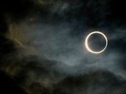 Eine Totale Sonnenfinsternis Gibt Es Nicht Zu Sehen Aber Eine Partielle
