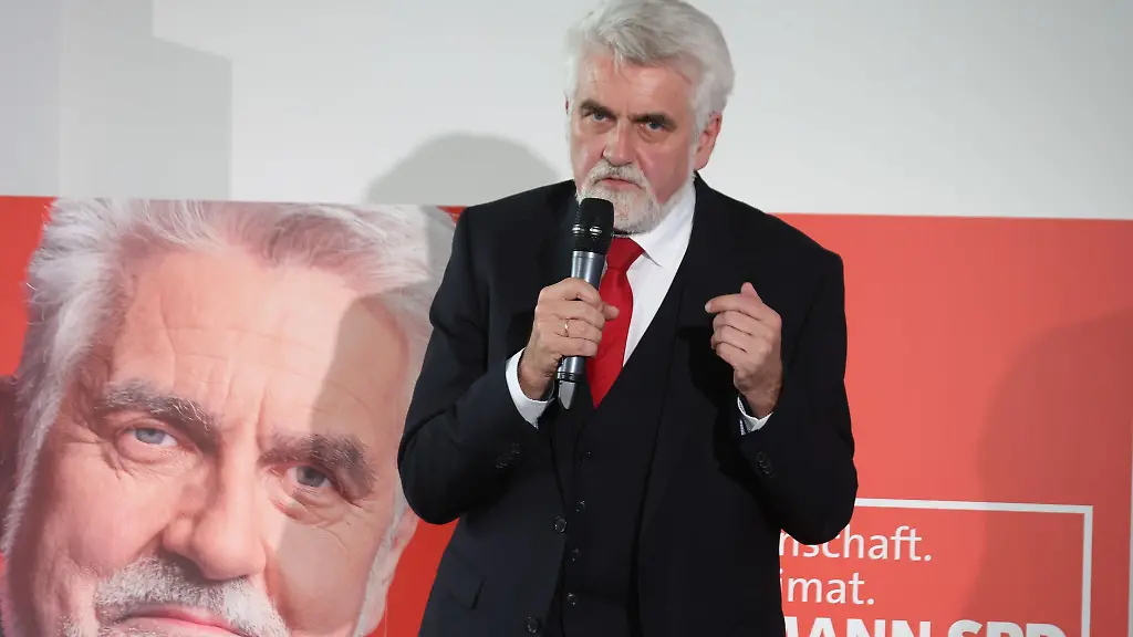 SPD-Spitzenkandidat-Armin-Willingmann-wirbt-im-Landtagswahlkampf-fuer-kostenlose-Kitas-und-mehr-Zuwanderung-in-den-Arbeitsmarkt