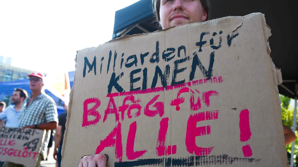 Students-participate-in-a-rally-against-the-federal-reduction-of-the-Federal-Training-Promotion-Act-BAfoG-for-students-in-Bonn-Germany-on-June-24-2026