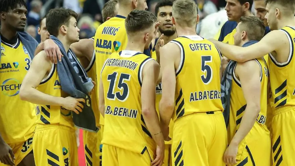 Das-Team-von-Alba-Berlin