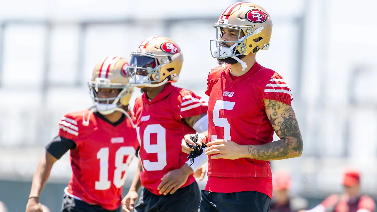 SANTA-CLARA-CA-JUNE-03-Mike-Evans-5-of-the-San-Francisco-49ers-looks-on-during-a-team-OTA-practice-at-SAP-Performance-Facility-on-June-3-2026-in-Santa-Clara-CA