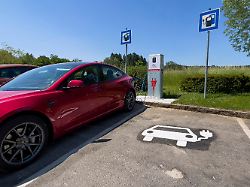 Großteil sind Normalverdiener: Deutsche stellen mehr als 100.000 Anträge auf E-Auto-Förderung