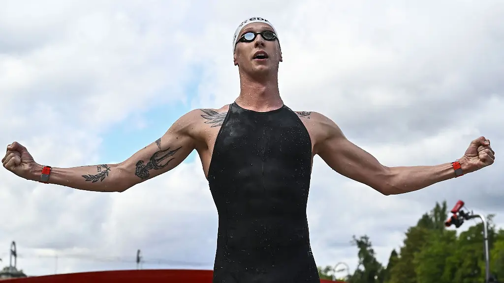 Florian-Wellbrock-feiert-seinen-zweiten-EM-Titel-im-Freiwasserschwimmen