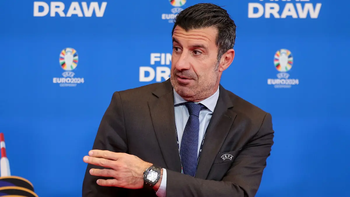 Luis-Figo-hat-von-Gianni-Infantino-die-Schnauze-voll