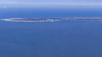 610465211