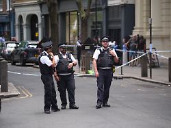 Eine Frau festgenommen: Vier Menschen in London bei Angriff niedergestochen