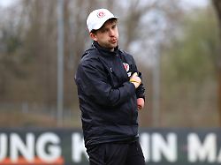 Christian Dobrick Trainer FC St Pauli U19 Fussball I Junioren I U19 DFB Nachwuchsliga Hauptrunde Liga B Gruppe B I Saison 2025 2026 I 7 Spieltag I FC St Pauli U19 SG Dynamo Dresden U19 I 28 03