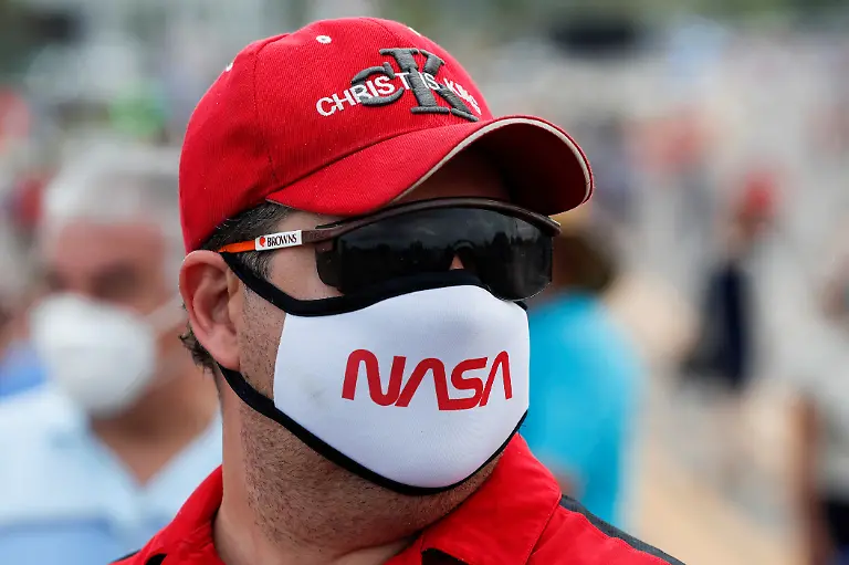 2020-05-30T202753Z-352266643-RC28ZG9X7EDR-RTRMADP-3-SPACE-EXPLORATION-SPACEX-LAUNCH