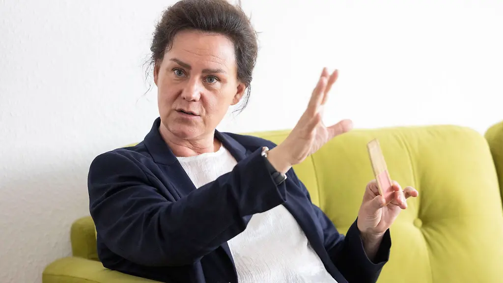 Bildungsministerin-Ute-Eiling-Huetig-CDU-informiert-ueber-die-Neuerungen-zum-Schuljahr-2026-27