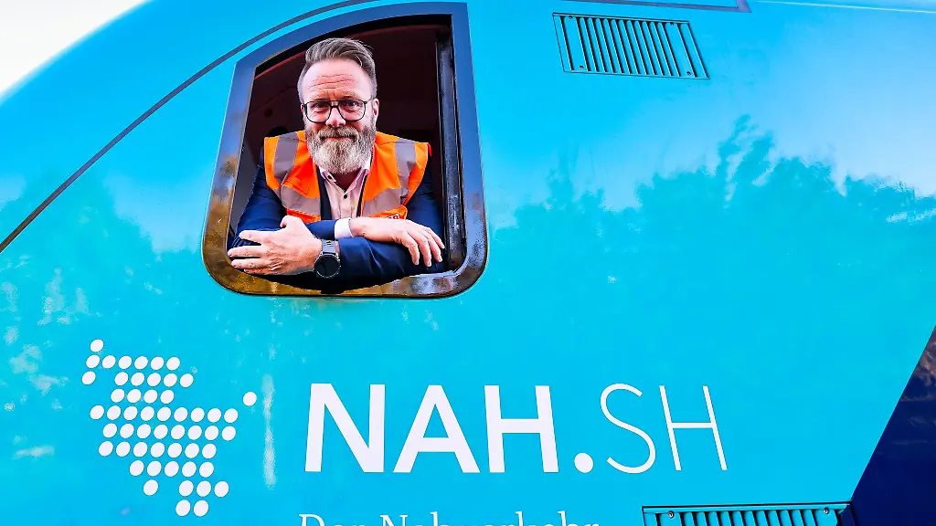 Hier-erwarten-wir-dass-der-Bund-die-Mehrkosten-der-Laender-kompensiert-sagte-Verkehrsminister-Claus-Ruhe-Madsen-CDU
