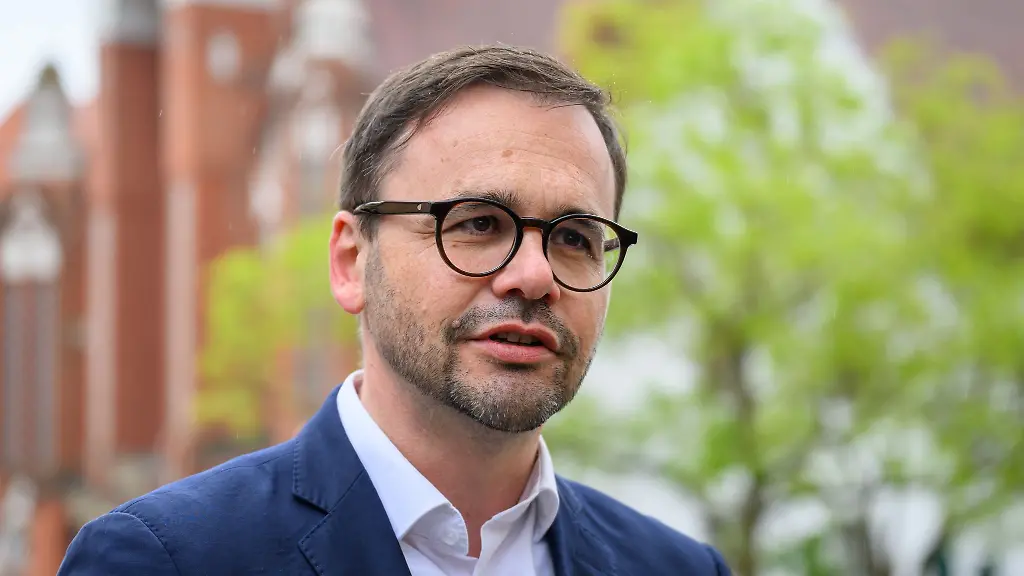 Brandenburgs-Innenminister-Jan-Redmann-erwaegt-Gefaehrdern-das-Mieten-von-Fahrzeugen-zu-erschweren