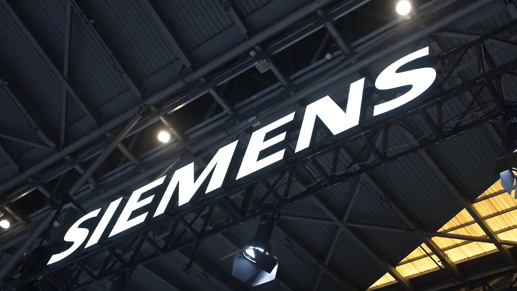The-Siemens-logo-is-seen-at-the-Shanghai-New-Expo-Center-during-the-WAIC-conference-2026-in-Shanghai-China