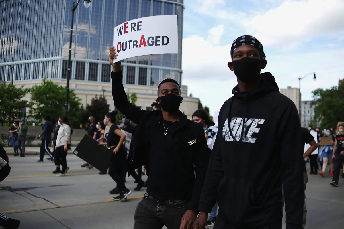 2020-05-29T233837Z-16931589-RC2NYG9MPYE3-RTRMADP-3-MINNEAPOLIS-POLICE-PROTESTS-DETROIT